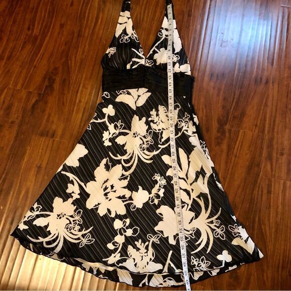 Lyndia Floral Cream and Black Halter, Backless Dress Size 2 - Picture 7 of 10